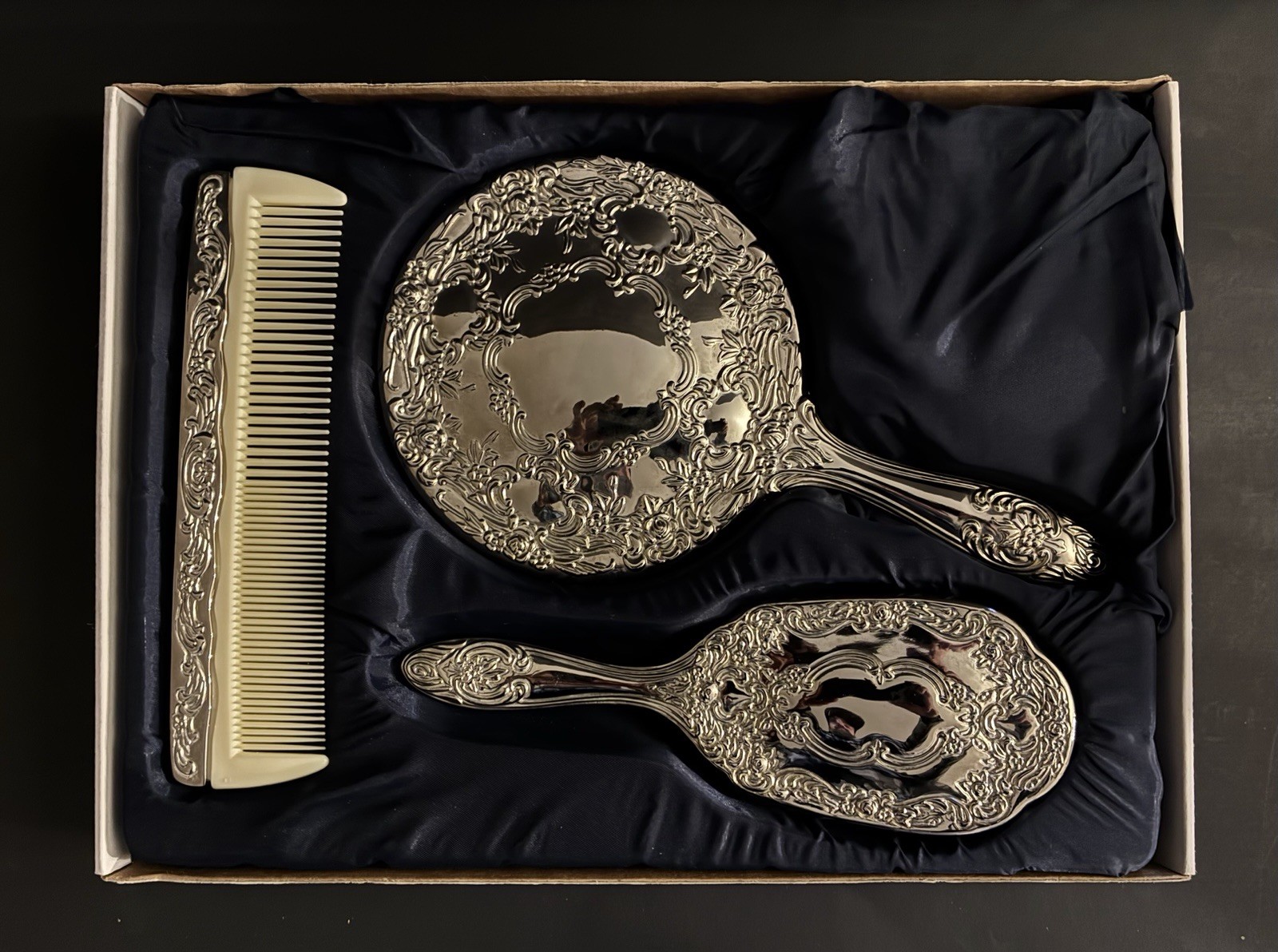 Vintage Silver Plated 3 Pc Dresser Vanity Set Mirror Brush Comb Boxed