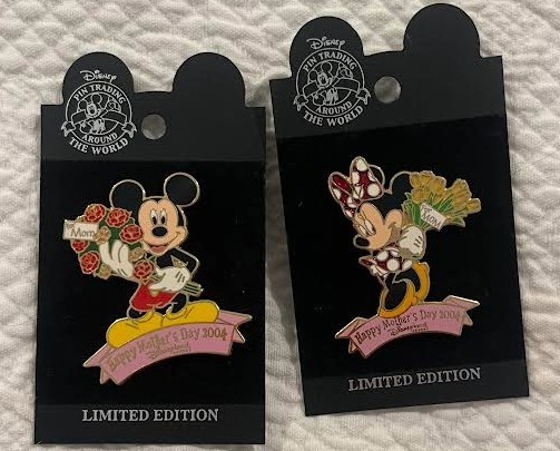 Disney Pin Mother's Day 2004 - Minnie Mouse and Minnie Mouse LE