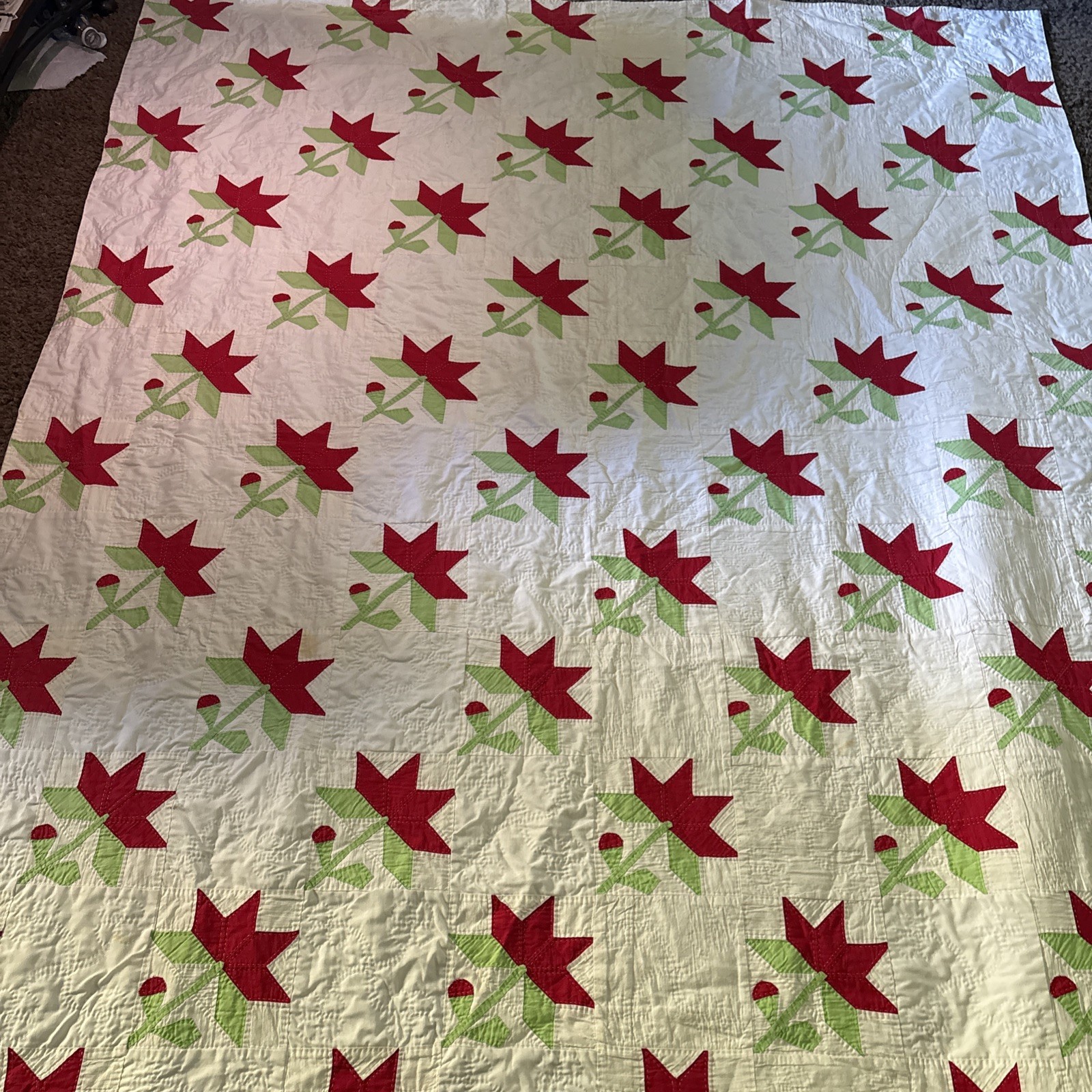 Handmade Antique Quilt Red & Green Poinsettia on white Cotton  82x64 Queen