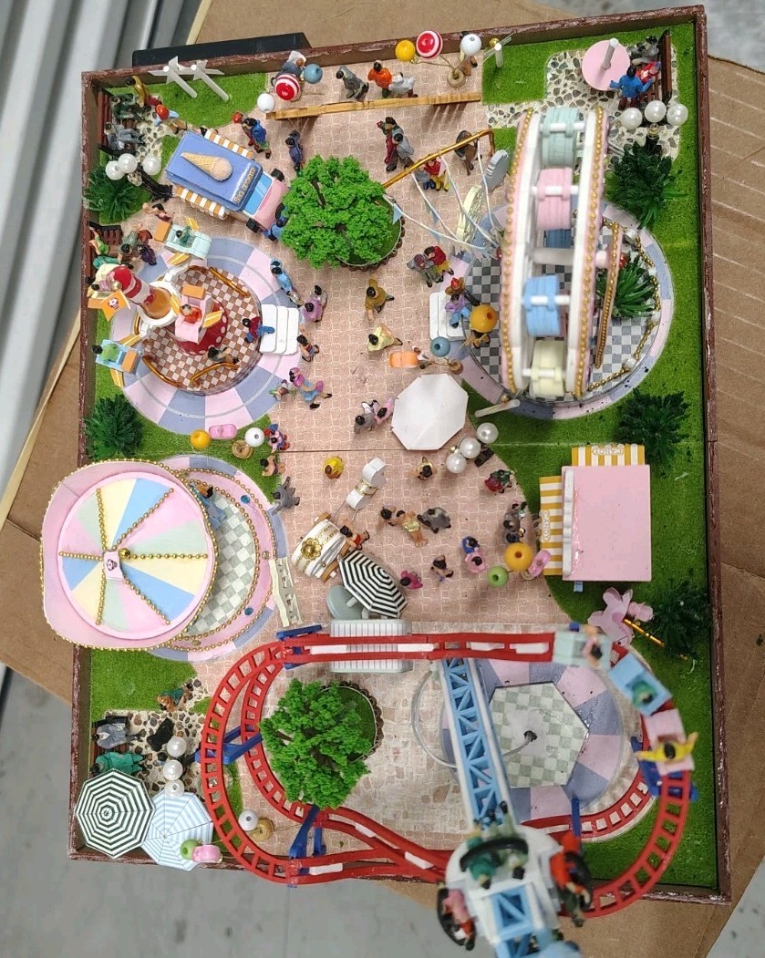 Diorama Display Carnival Scene Miniature Scenery Minor Repairs Sold as Is.