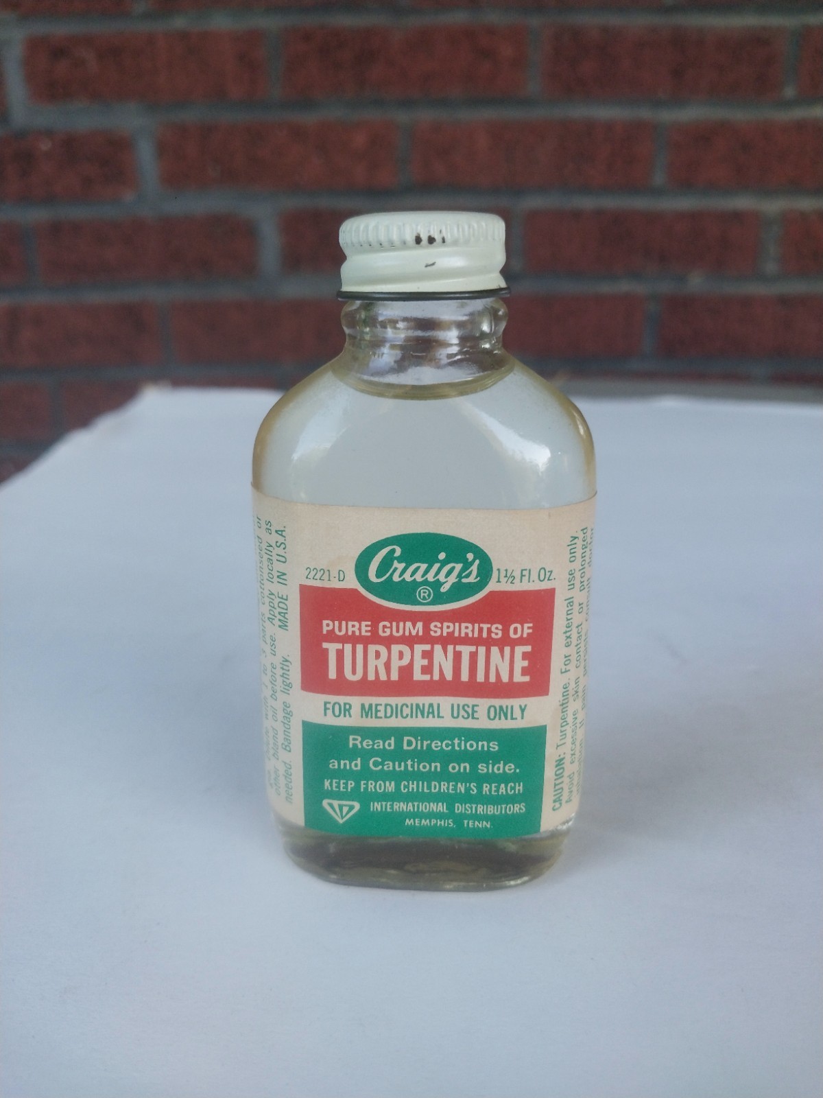 Craig’s Spirits of Turpentine glass bottle (1.5 oz.) International Distributors