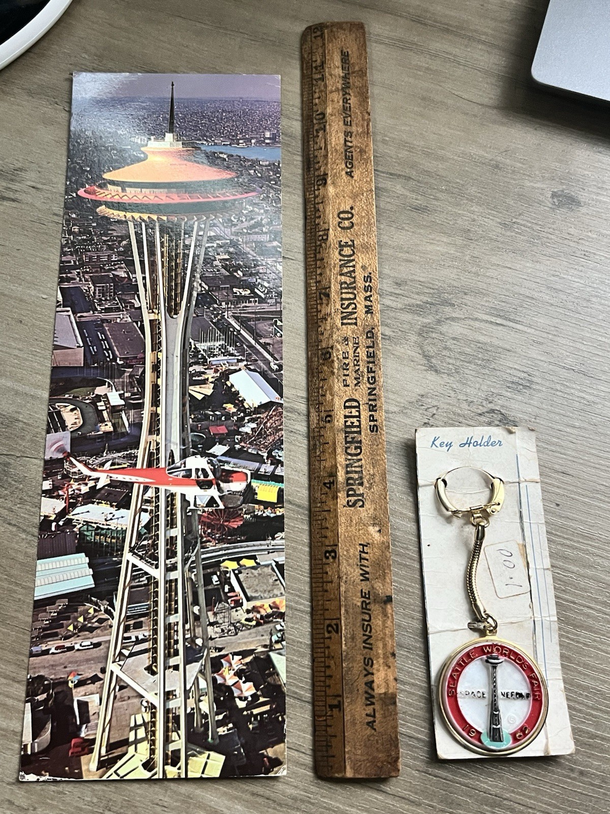 Vintage 1959 Seattle Space Needle New Keychain + Postcard Worlds Fair 1962 Lot Vintage 1959 Seattle Space Needle New Keychain + Postcard Worlds Fair 1962 Lot