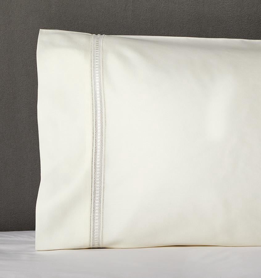 NEW Sferra “Diamante” Pair of Standard Pillowcases in Ivory 100% Cotton NEW Sferra “Diamante” Pair of Standard Pillowcases in Ivory 100% Cotton