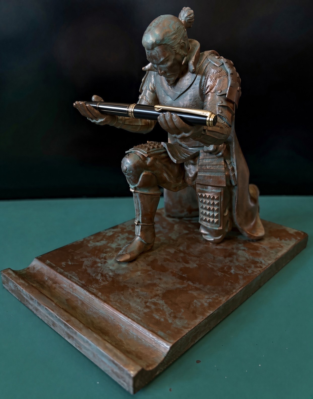 Samurai Pen Holder Oda Nobunaga Pen Stand Desk Organizer Watch Phone Tablet Hold