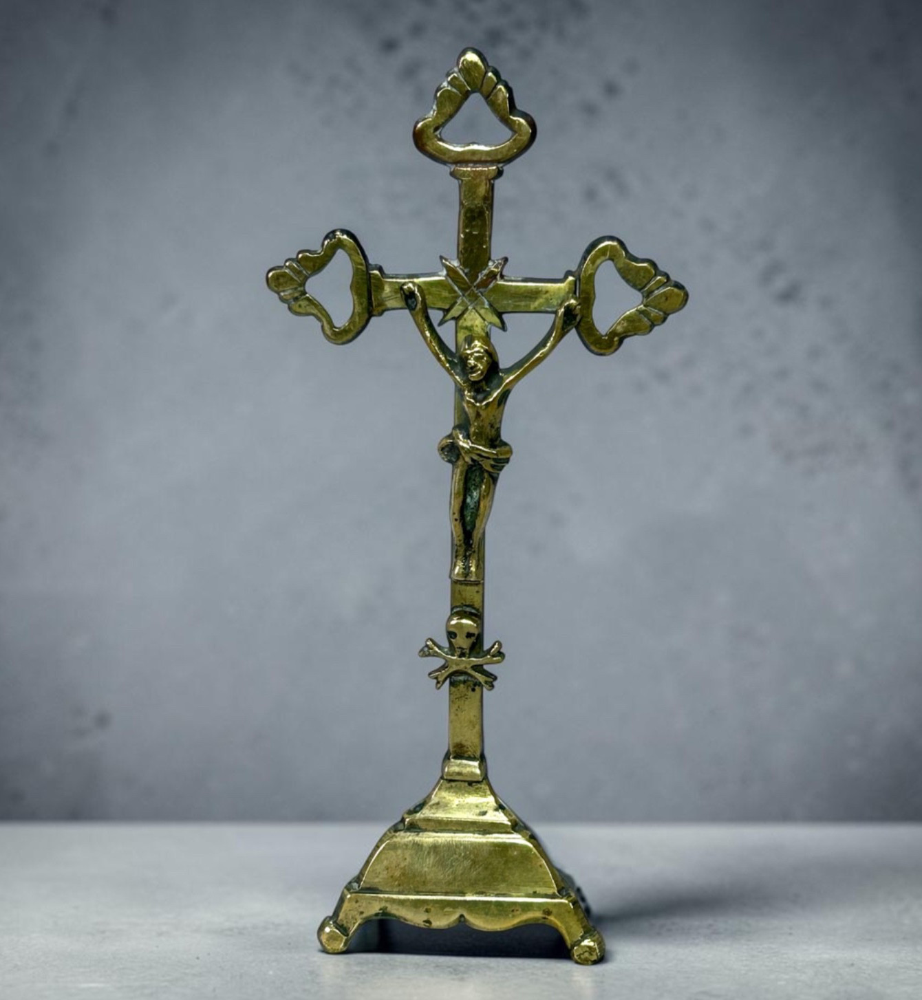 Antique 18thC French Brass Standing Altar Table Crucifix Memento Mori Skull 8 Antique 18thC French Brass Standing Altar Table Crucifix Memento Mori Skull 8
