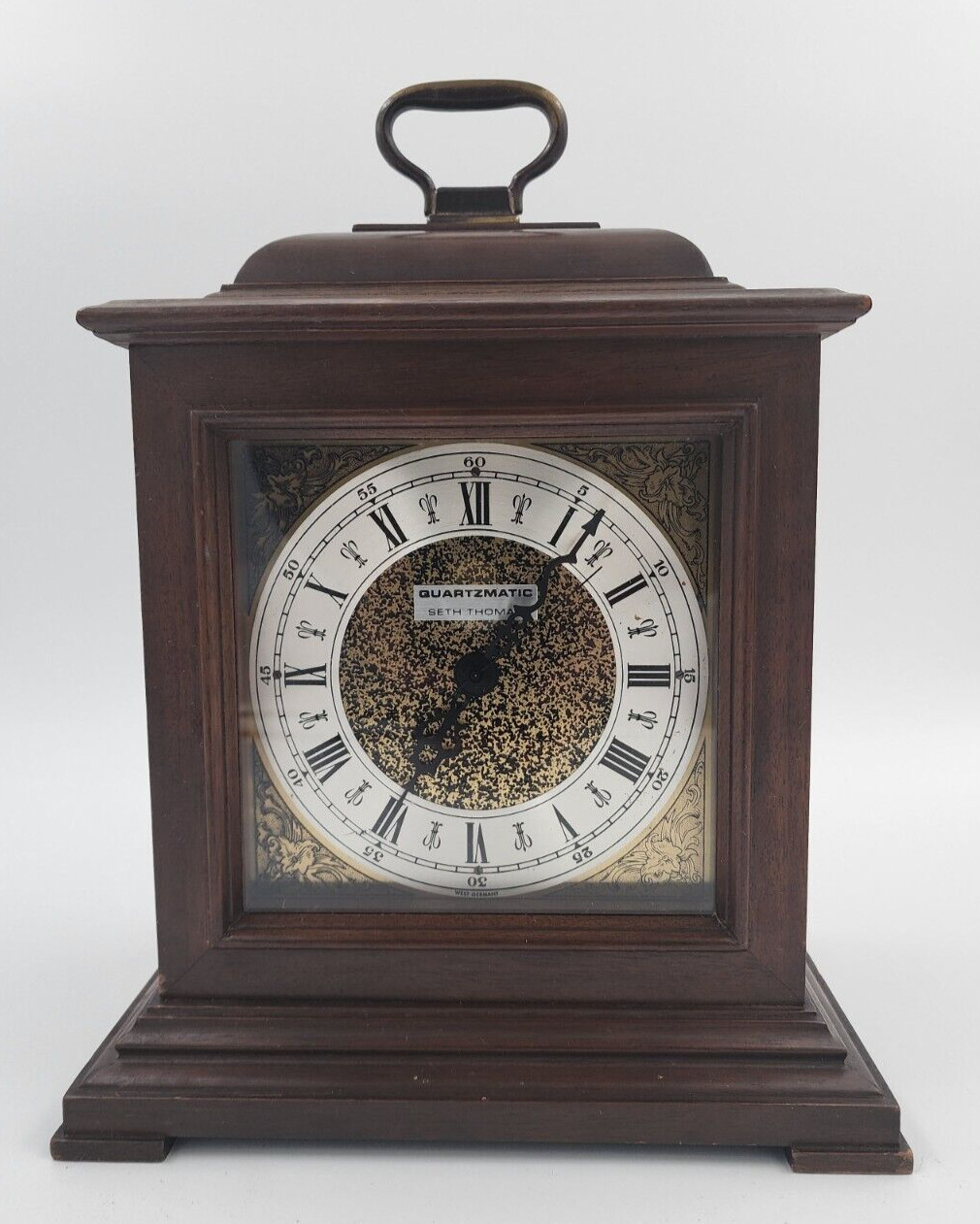 Vintage SETH THOMAS WENTWORTH 0158 - 000  Oak Bracket Mantle Shelf Clock WORKING