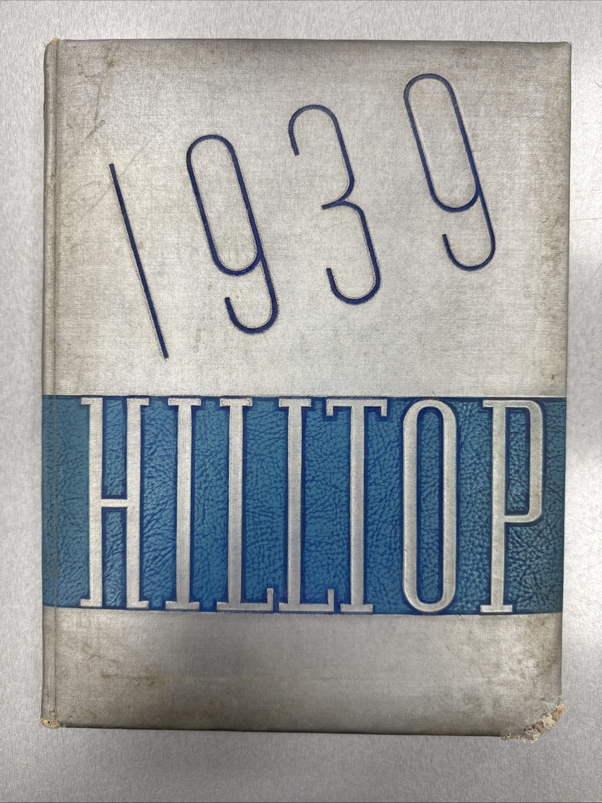 1939 MARQUETTE UNIVERSITY OF MILWAUKEE WISCONSIN - THE HILLTOP - ANNUAL YEARBOOK