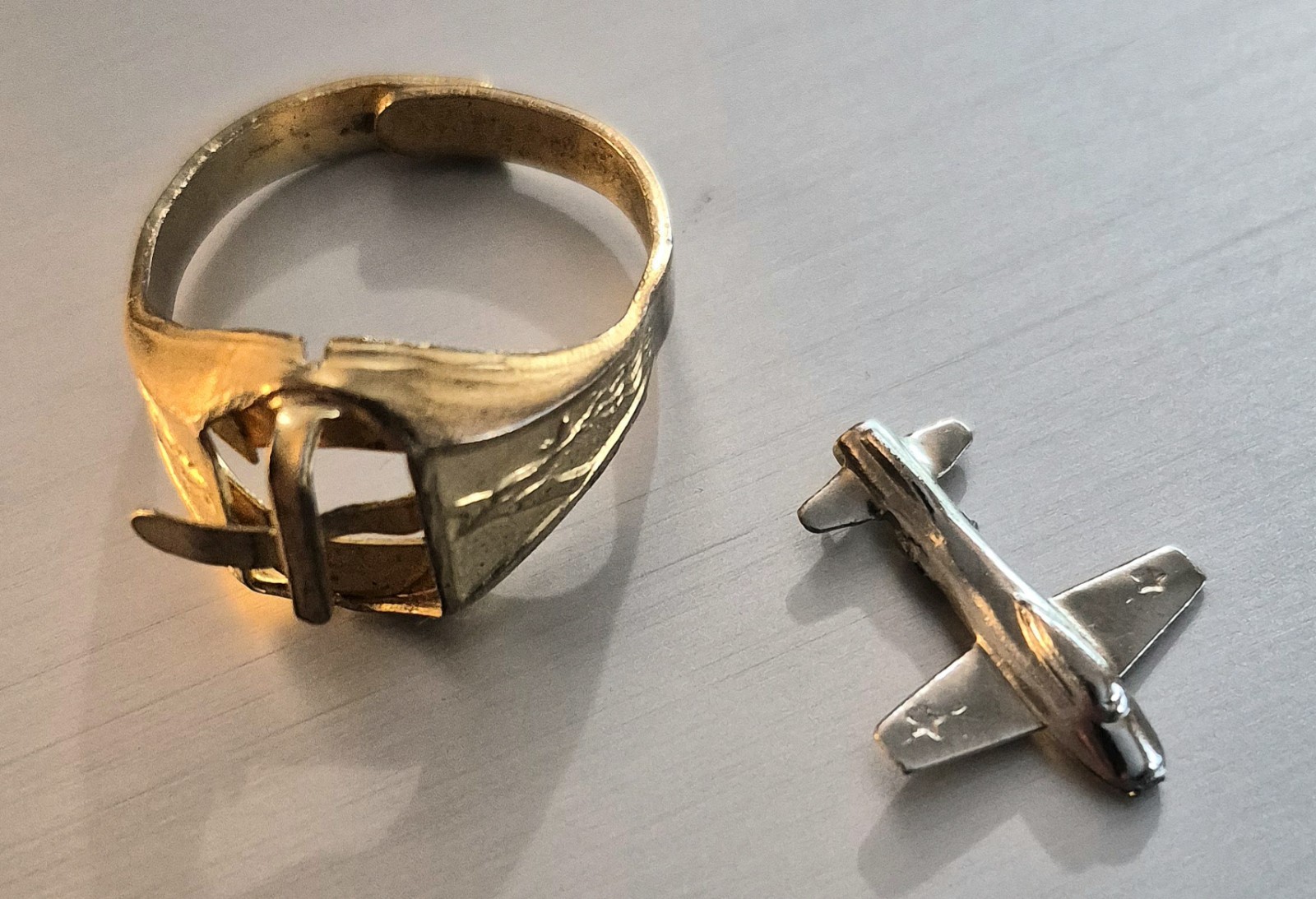 1948 Kellogg's PEP Cereal Premium Superman Airplane Ring F-87 Jet Fighter Gold 1948 Kellogg's PEP Cereal Premium Superman Airplane Ring F-87 Jet Fighter Gold