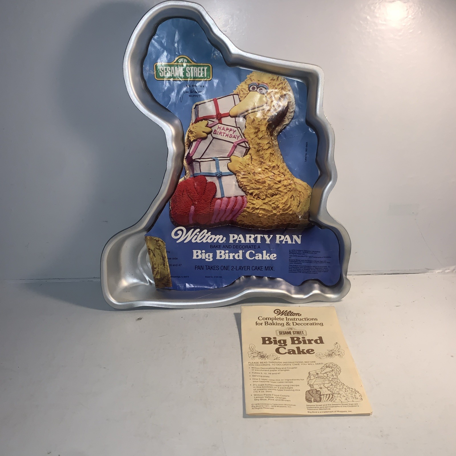 1978 Wilton Big Bird Cake Pan 2105-123 Sesame Street w/ Insert & Instructions 1978 Wilton Big Bird Cake Pan 2105-123 Sesame Street w/ Insert & Instructions