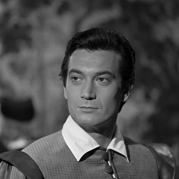 Gerard Barray on the set of 'The Chevalier de Pardaillan' in 1962 Old Photo Gerard Barray on the set of 'The Chevalier de Pardaillan' in 1962 Old Photo