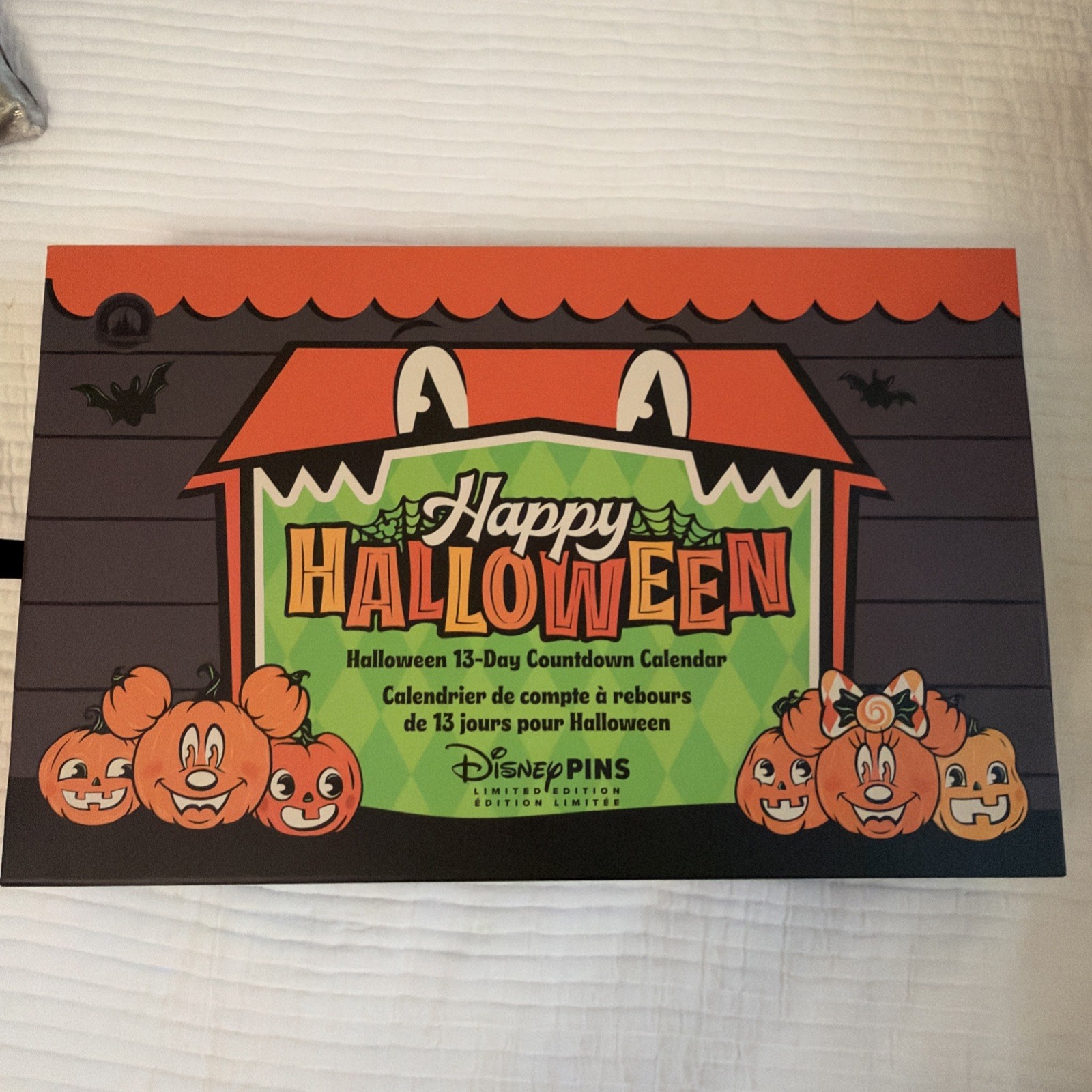 Disney Halloween 13-Door Countdown Advent Calendar Pin Set. Brand new. 