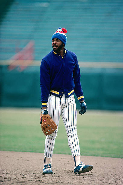 Cecil Cooper Of The Milwaukee Brewers 1980s Old Baseball Photo Cecil Cooper Of The Milwaukee Brewers 1980s Old Baseball Photo