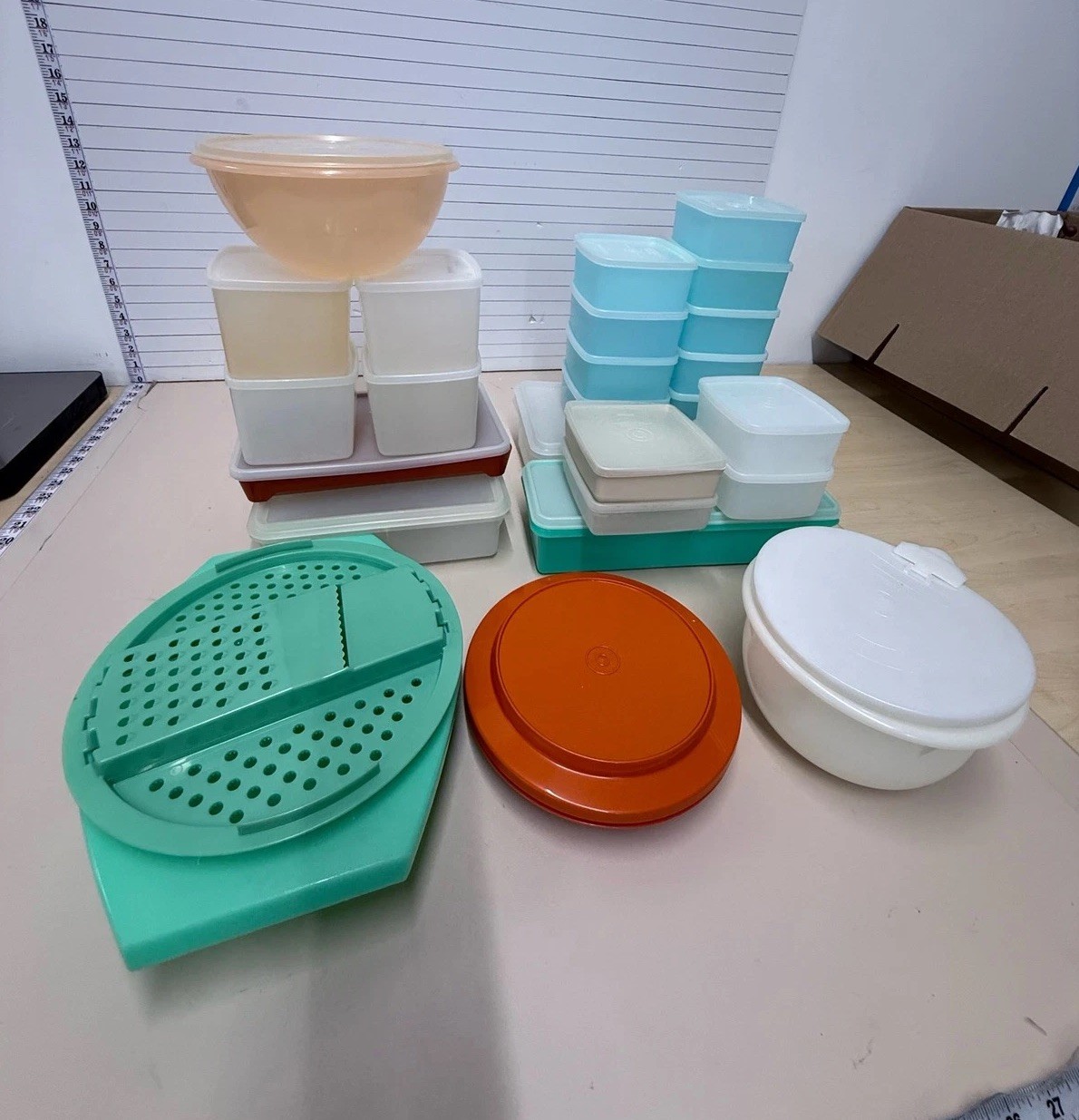 Vintage Tupperware 25 Piece Lot