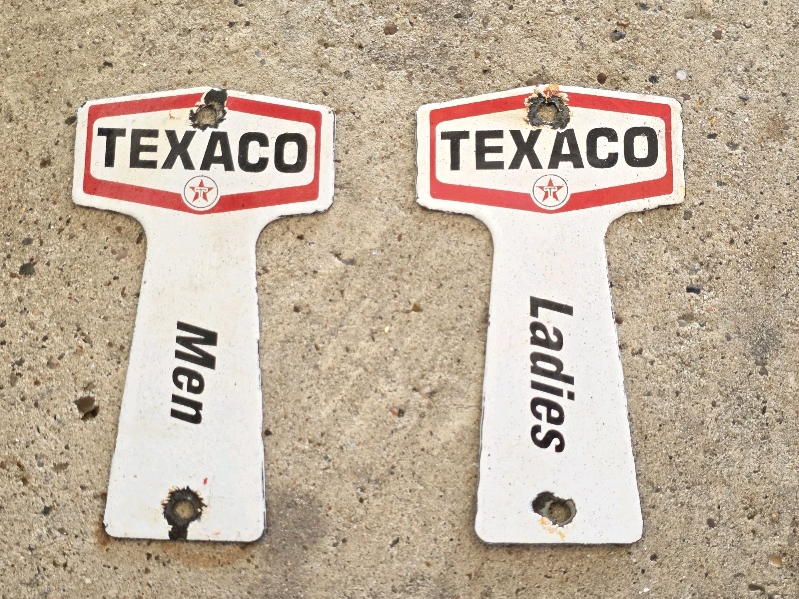 2 VINTAGE TEXACO PORCELAIN SIGN BATHROOM KEY FOB BATHROOM 6 2 VINTAGE TEXACO PORCELAIN SIGN BATHROOM KEY FOB BATHROOM 6