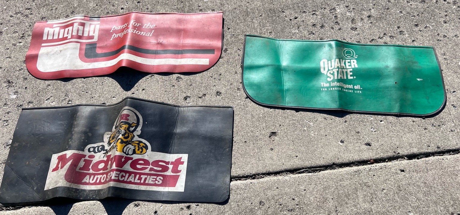 Lot Of 3- Quaker State, Mid West & Mighty Parts Mechanic Fender Cover Distressed Lot Of 3- Quaker State, Mid West & Mighty Parts Mechanic Fender Cover Distressed