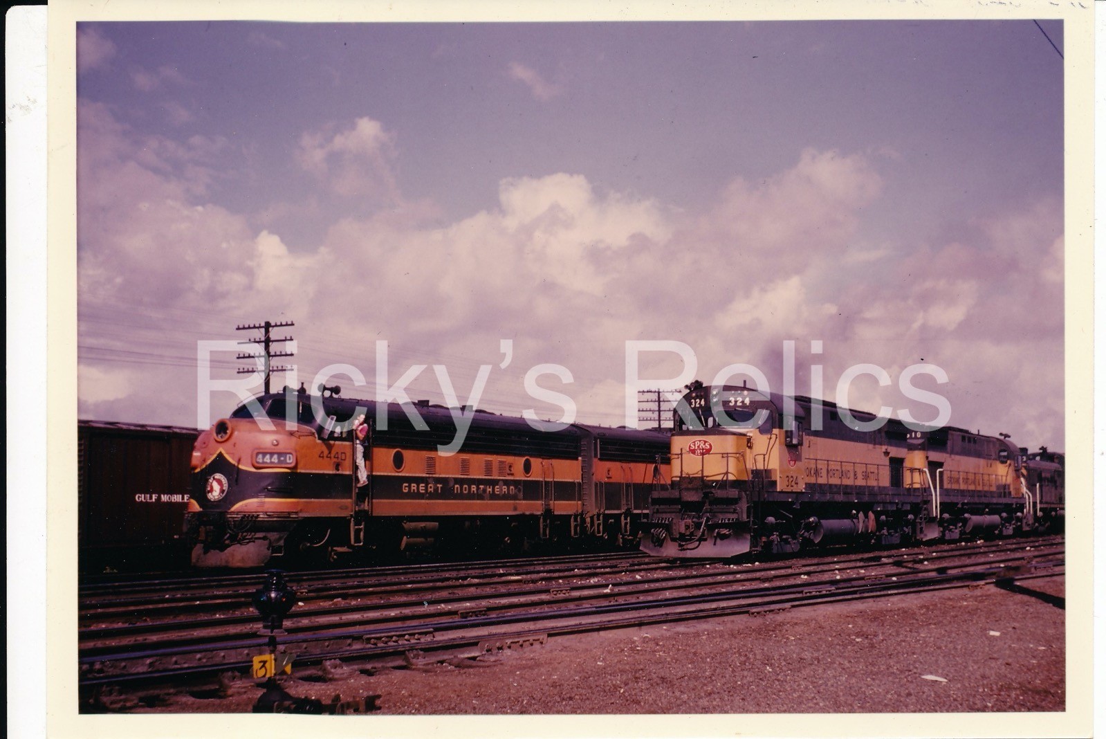 GN #444D F7A/SPS #324 C425 5x7 Photograph Great Northern 1966 Portland OR GN #444D F7A/SPS #324 C425 5x7 Photograph Great Northern 1966 Portland OR