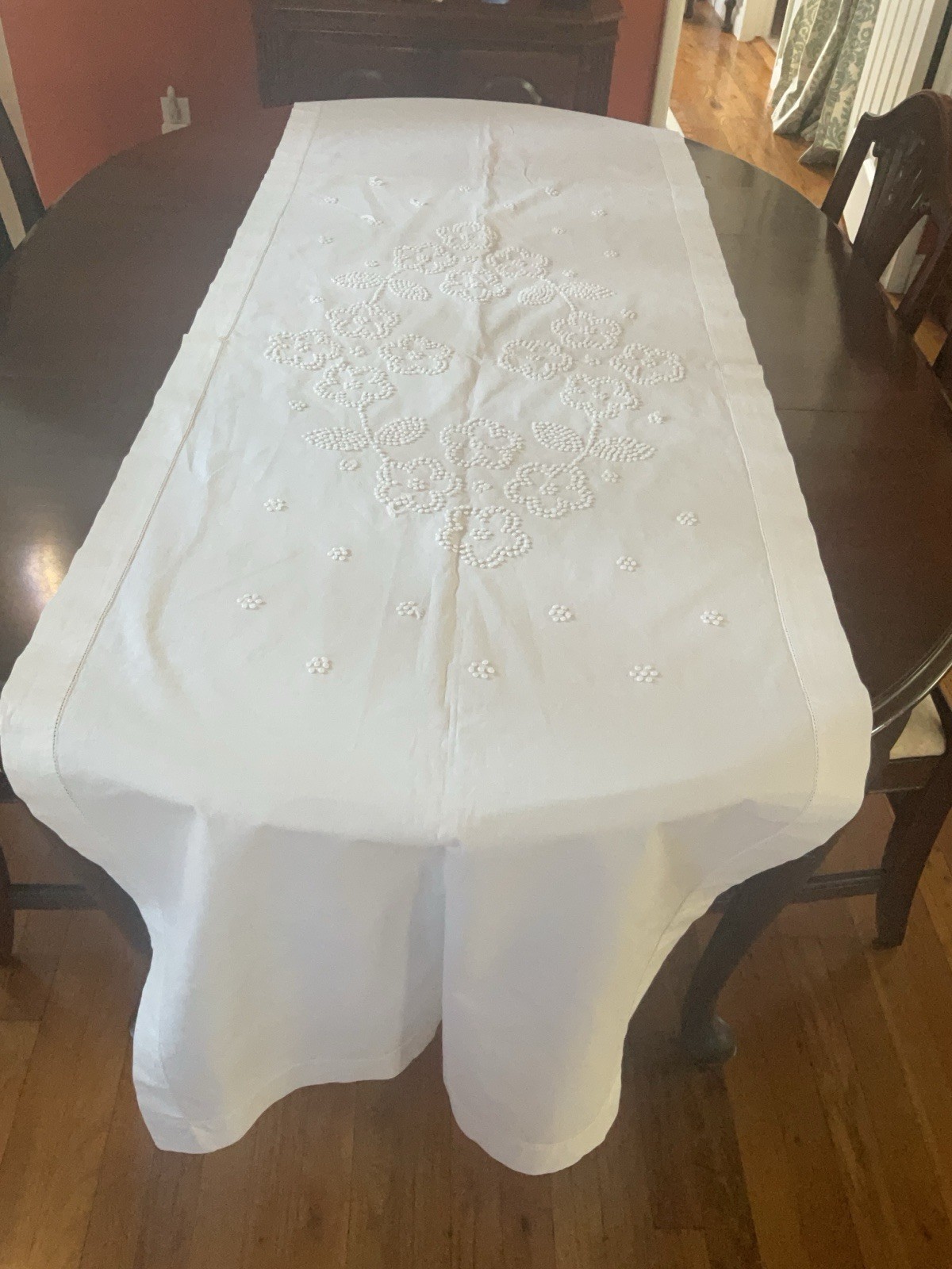 Vintage FRENCH KNOT Hand EMBROIDERED Linen Table Runner 85 Vintage FRENCH KNOT Hand EMBROIDERED Linen Table Runner 85