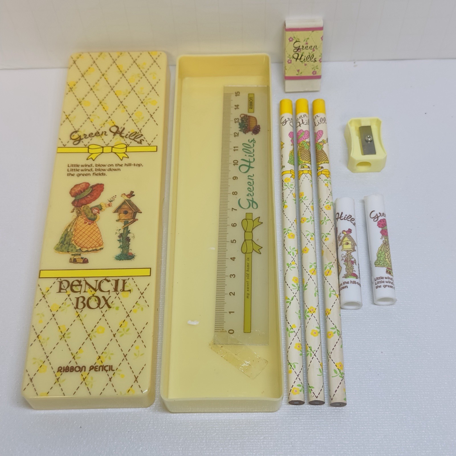 NOS Green Hills Ribbon Yellow Pencil Box Japan Vintage 1981 Complete