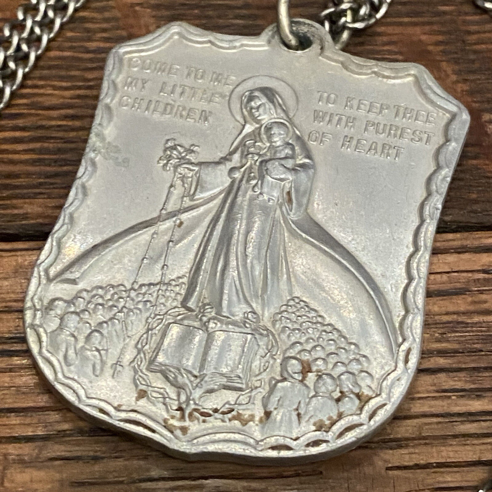 Vtg Virgin Mary Foundation Peace Happiness Community Unity Church Medal Necklace