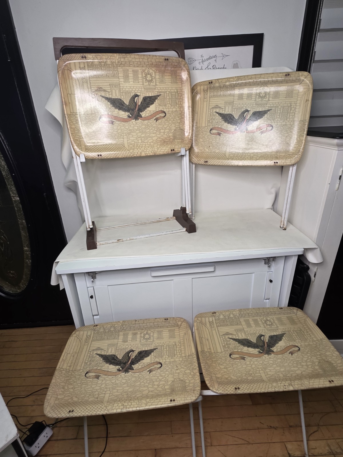 Vintage Mid Century Fiberglass Folding TV Trays Eagle Retro Set/4 Quaker