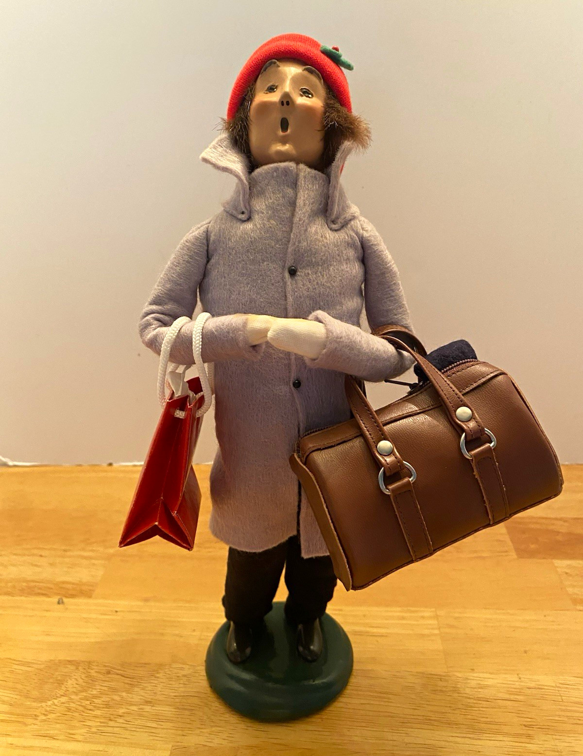 Byers\' Choice Ltd. The Carolers “Traveler” Figurine 1999 Hand Painted 13”