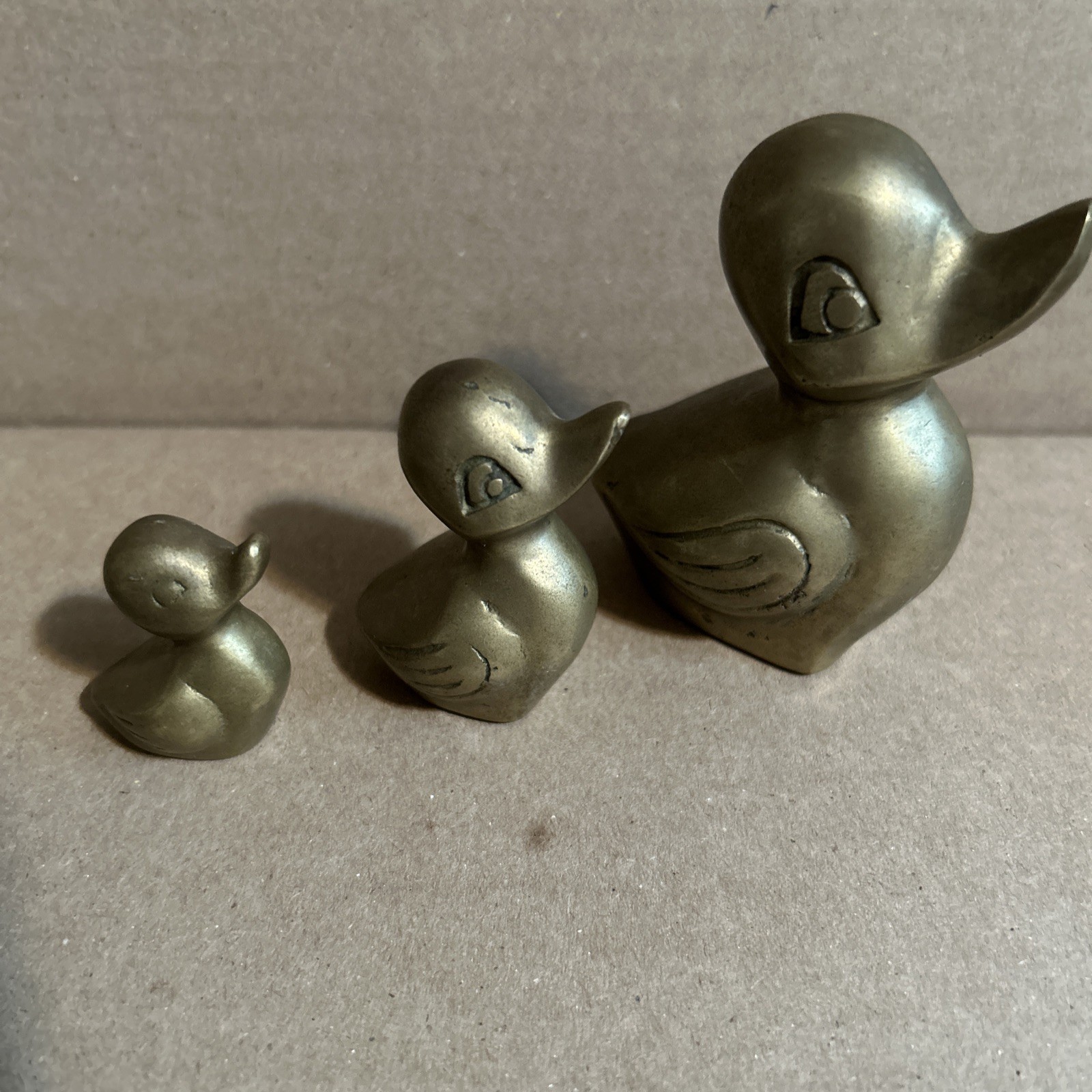 Vtg Brass Duck Family Set Of 3 Graduating Sizes Patina Farmhouse Cabin Decor