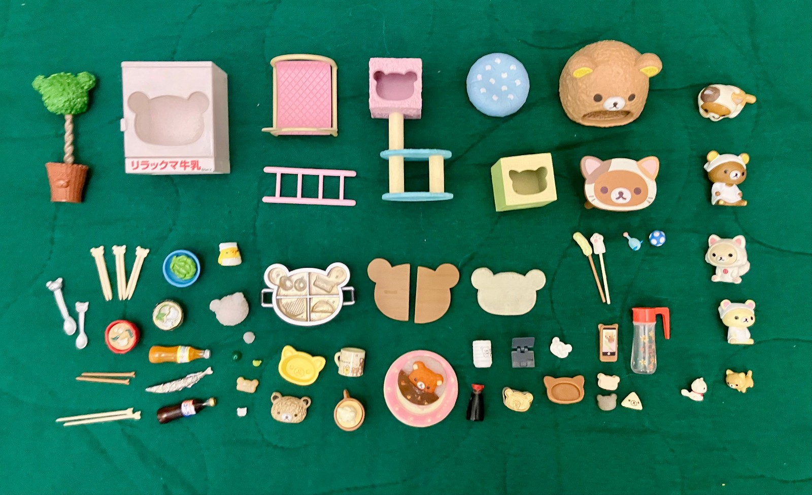 Rilakkuma Re-Ment Set - lots of pieces, excellent condition Rilakkuma Re-Ment Set - lots of pieces, excellent condition