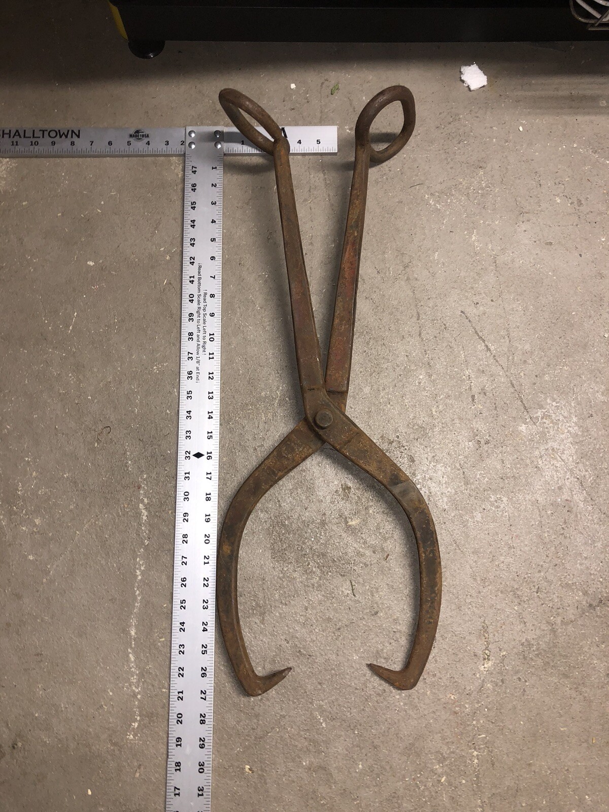 Vintage Warren 1 Man Cast Iron Railroad Tie Rail Timber Log Wood Tongs