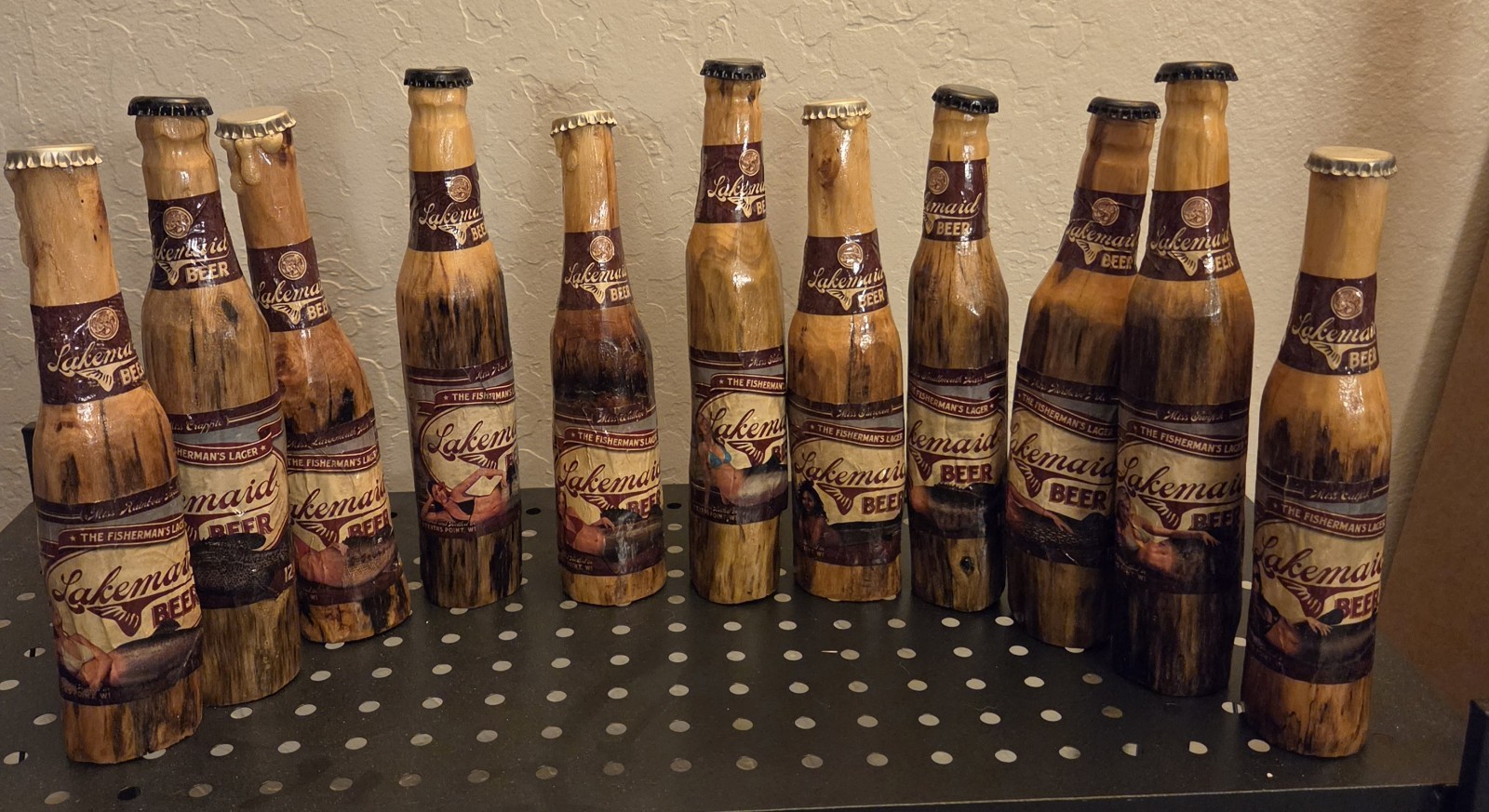 11 Handmade Wood Carved 2008 Lakemaid Beer Bottle Lot Rustic Folk Art Cabin 