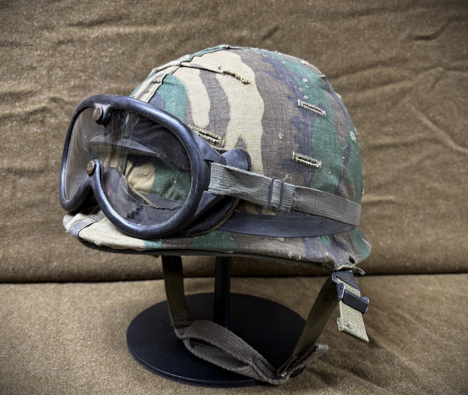 GENUINE US ARMY / USMC MILITARY M1 COMBAT HELMET with ERDL CAMO COVER & GOGGLES