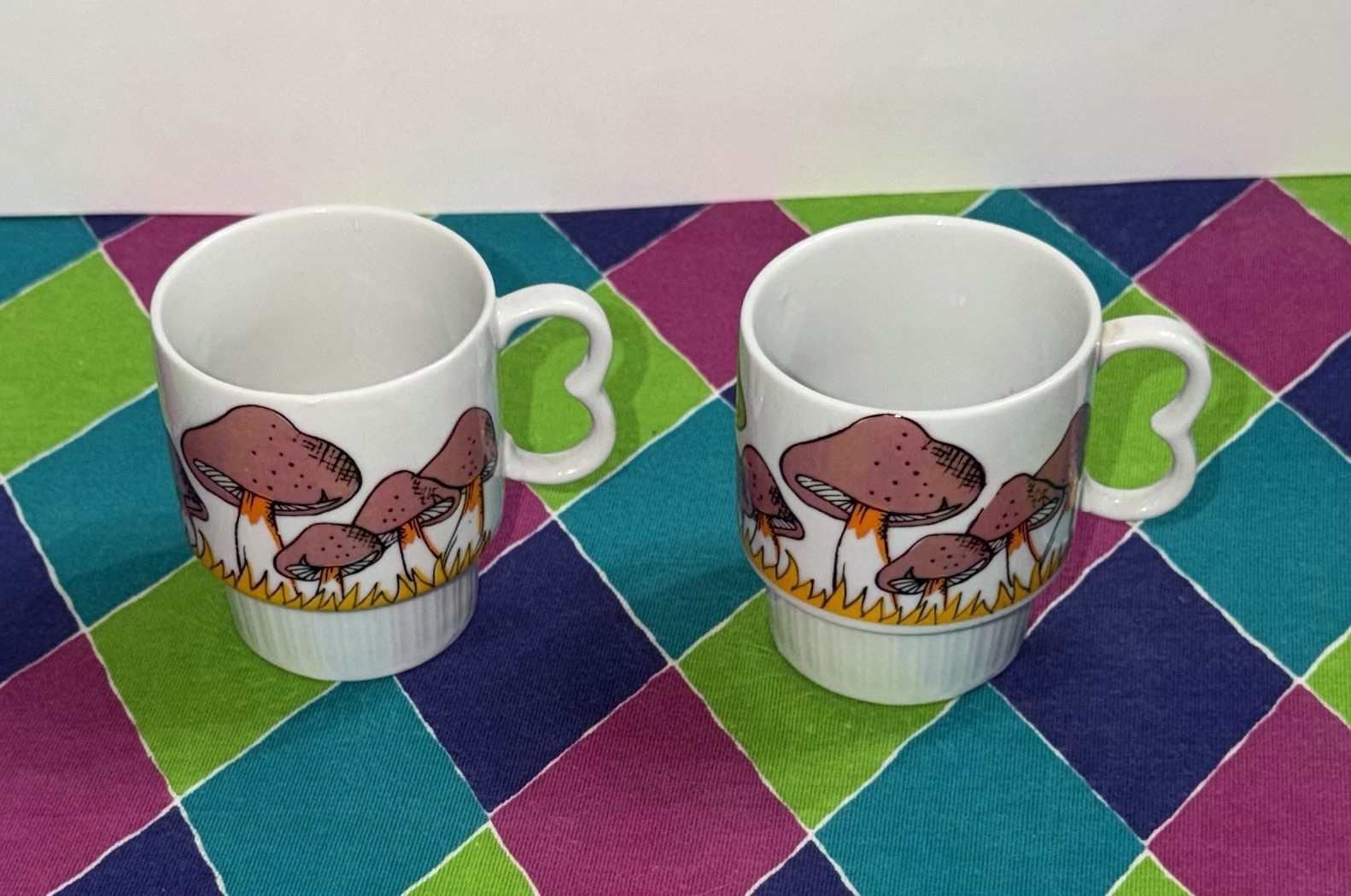 MUSHROOM DESIGN 3 1/2” CERAMIC MUGS, STACKABLE, LOT of 2, JAPAN 1971