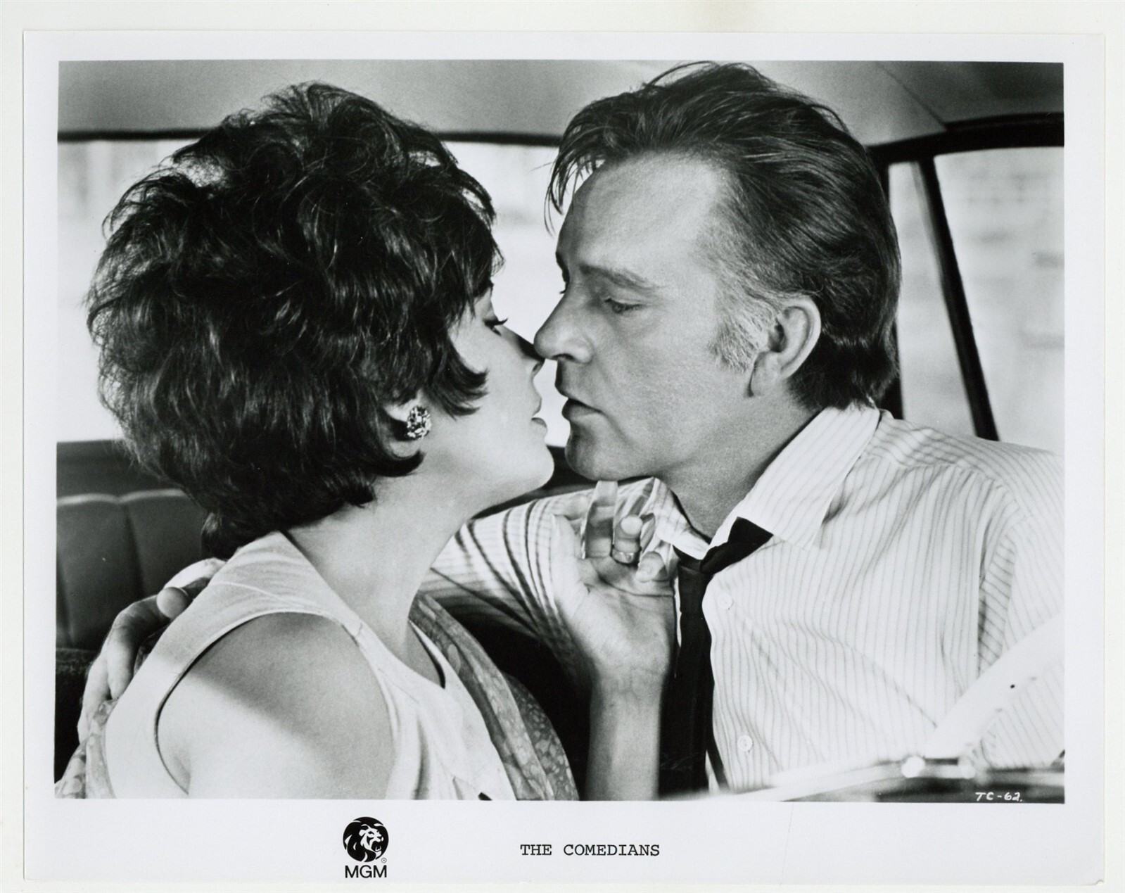 Elizabeth Taylor Richard Burton 1967 MGM Studios 8x10 The Comedians J9161 Elizabeth Taylor Richard Burton 1967 MGM Studios 8x10 The Comedians J9161