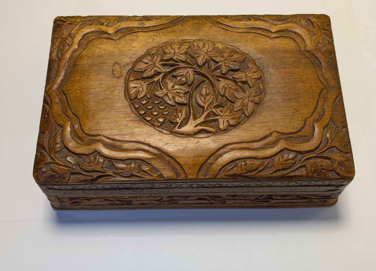 Vintage Hand Carved Wood Secret Puzzle Box India Trick Playing Card Jewelry Vintage Hand Carved Wood Secret Puzzle Box India Trick Playing Card Jewelry