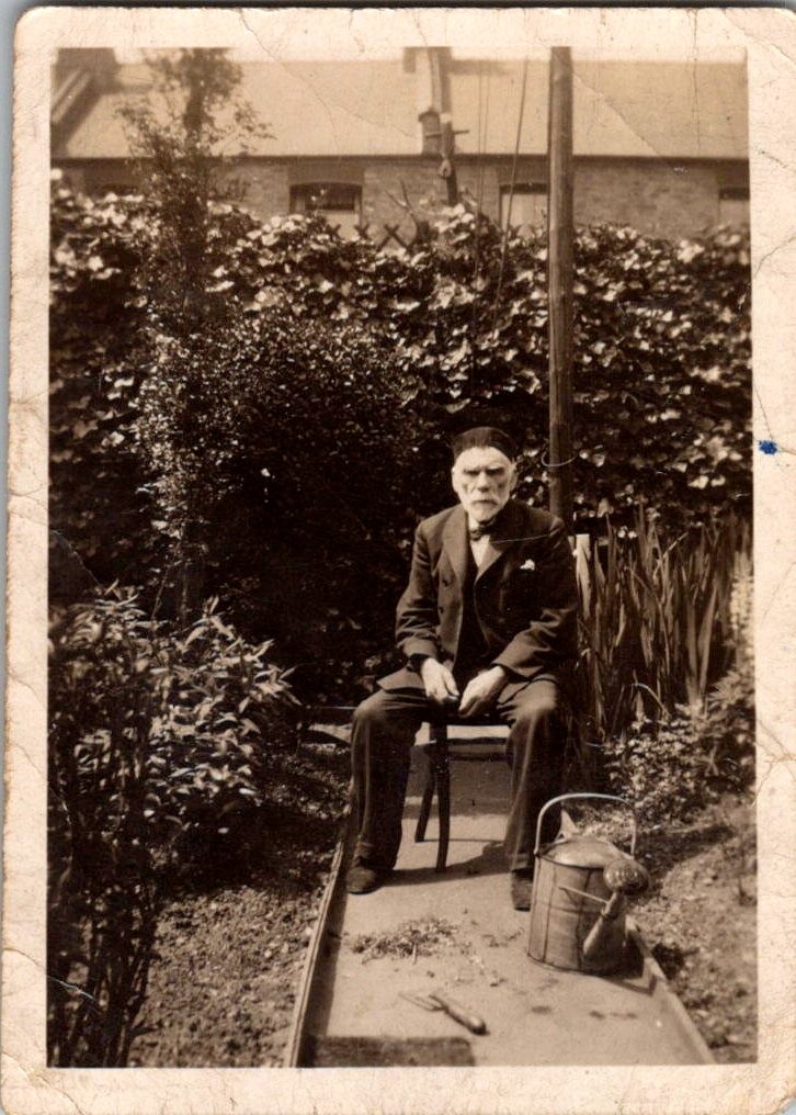 Vtg B&W Snapshot Elderly Man Suit Beard Sitting Garden Watering Can 1920s Vtg B&W Snapshot Elderly Man Suit Beard Sitting Garden Watering Can 1920s