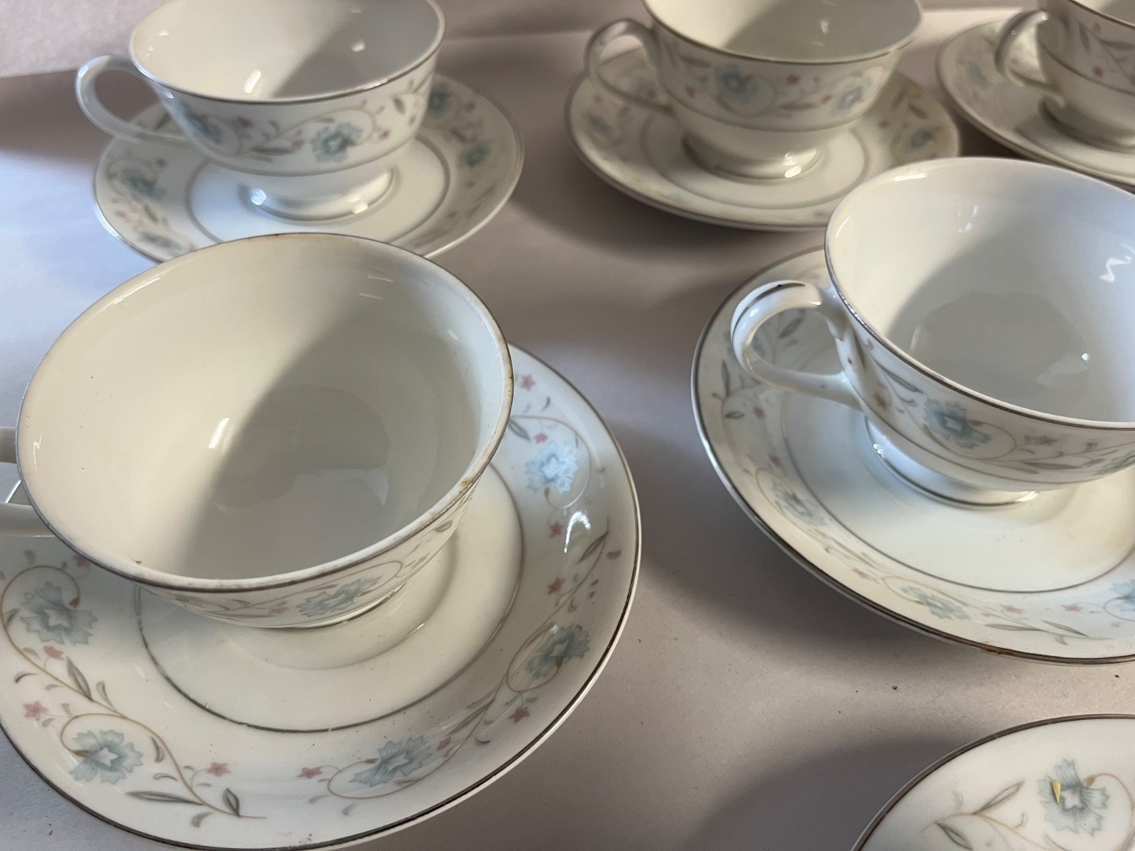 Vintage English Garden (1221) Fine China Of Japan 16 Piece Tea Cup Saucer Set Vintage English Garden (1221) Fine China Of Japan 16 Piece Tea Cup Saucer Set