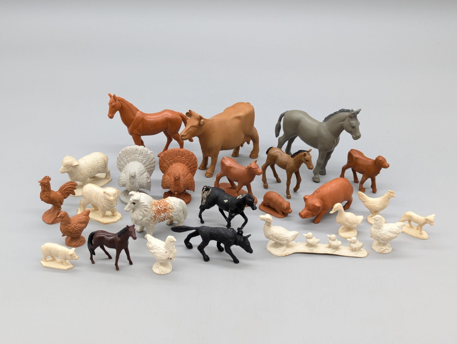 Vintage Rubber Plastic Cow Pig Farm Animal Figures 60s 70s Lot of 25 - A Vintage Rubber Plastic Cow Pig Farm Animal Figures 60s 70s Lot of 25 - A