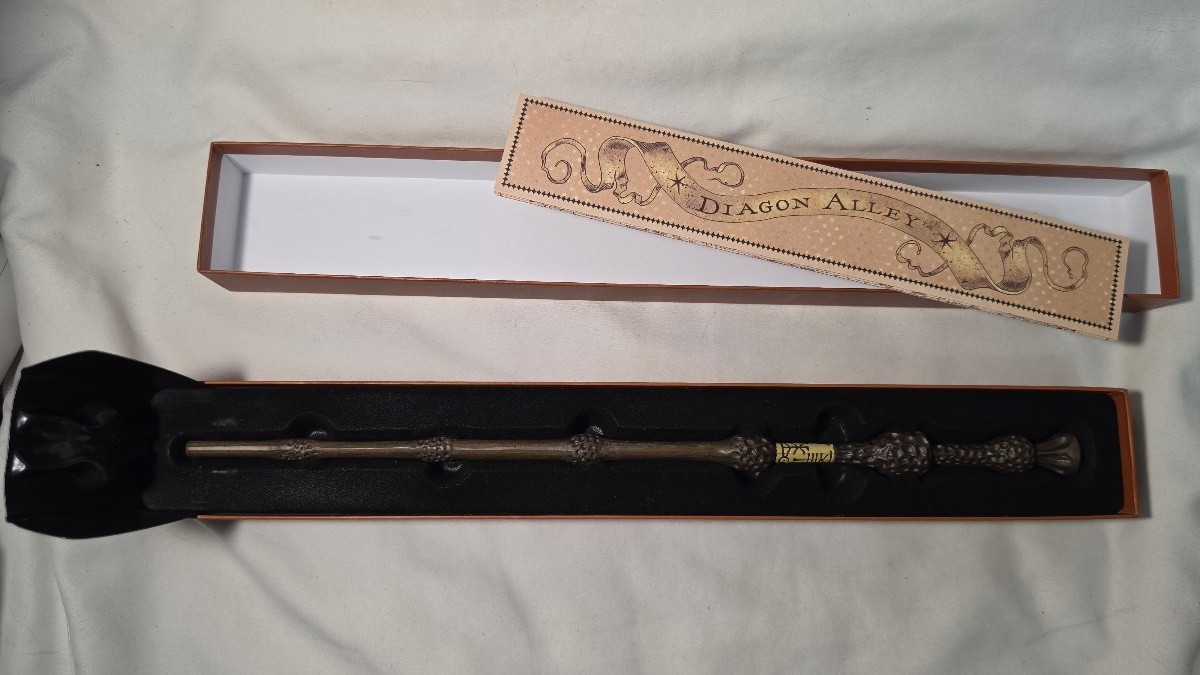 Warner Bros Ollivanders Professor Dumbledore Wand Diagon Alley Presentation Box