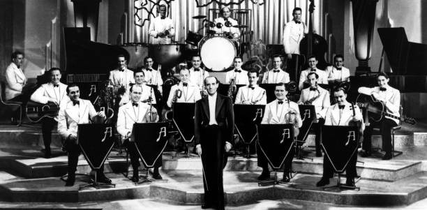English bandleader Bert Ambrose posed his orchestra 1940 Ambrose b- Old Photo