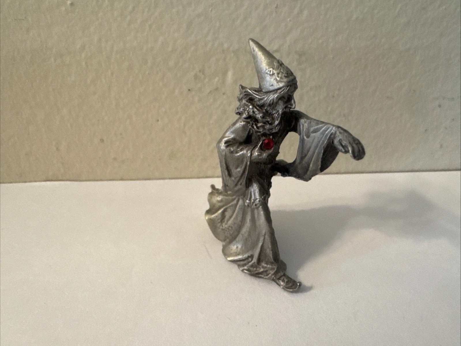 Pewter Wizard Figurine w/Red Gemstone  PP621  Height: 2.25”