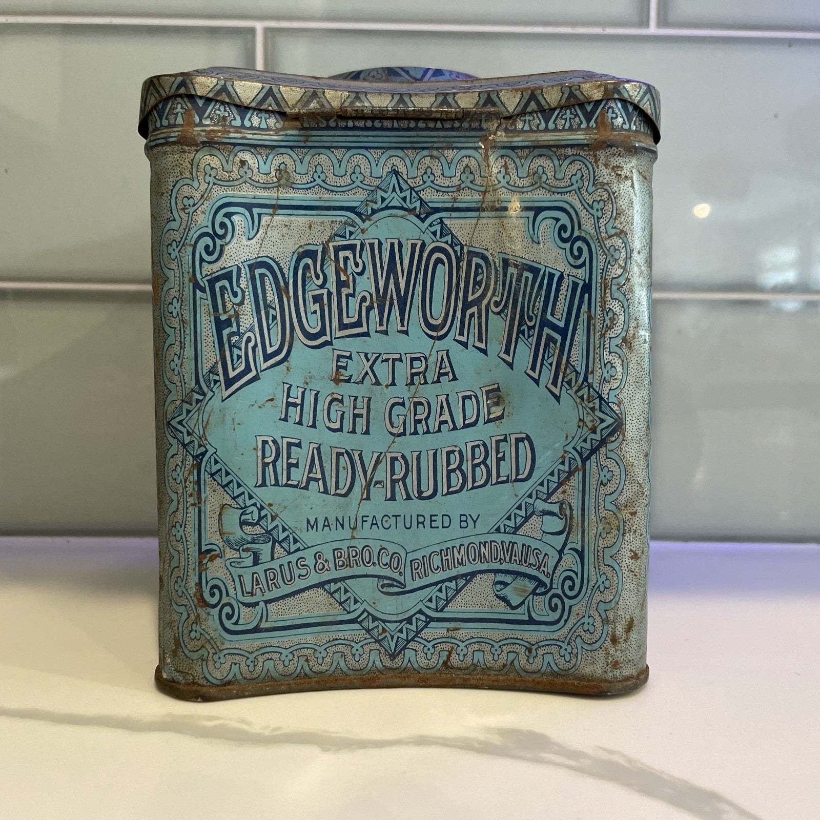 Antique Edgeworth Extra High Grade Ready-Rubbed Tobacco Tin Blue Larus & Bro Co Antique Edgeworth Extra High Grade Ready-Rubbed Tobacco Tin Blue Larus & Bro Co