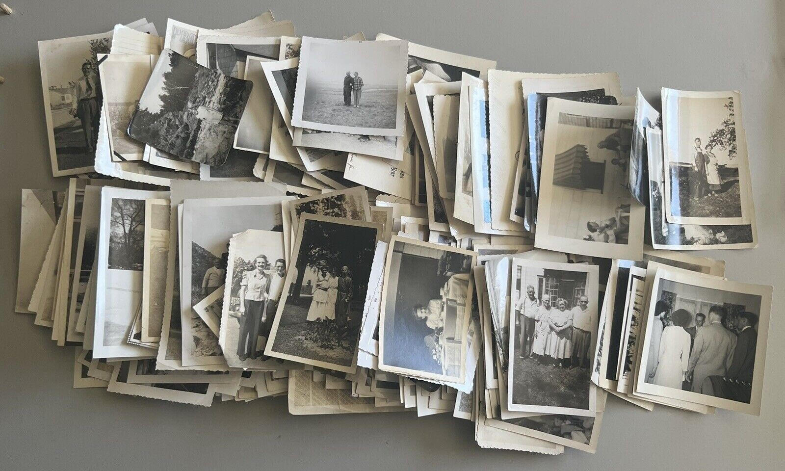 LOT OF 75 ORIGINAL RANDOM FOUND OLD PHOTOGRAPHS B&W SEPIA VINTAGE SNAPSHOTS LOT OF 75 ORIGINAL RANDOM FOUND OLD PHOTOGRAPHS B&W SEPIA VINTAGE SNAPSHOTS