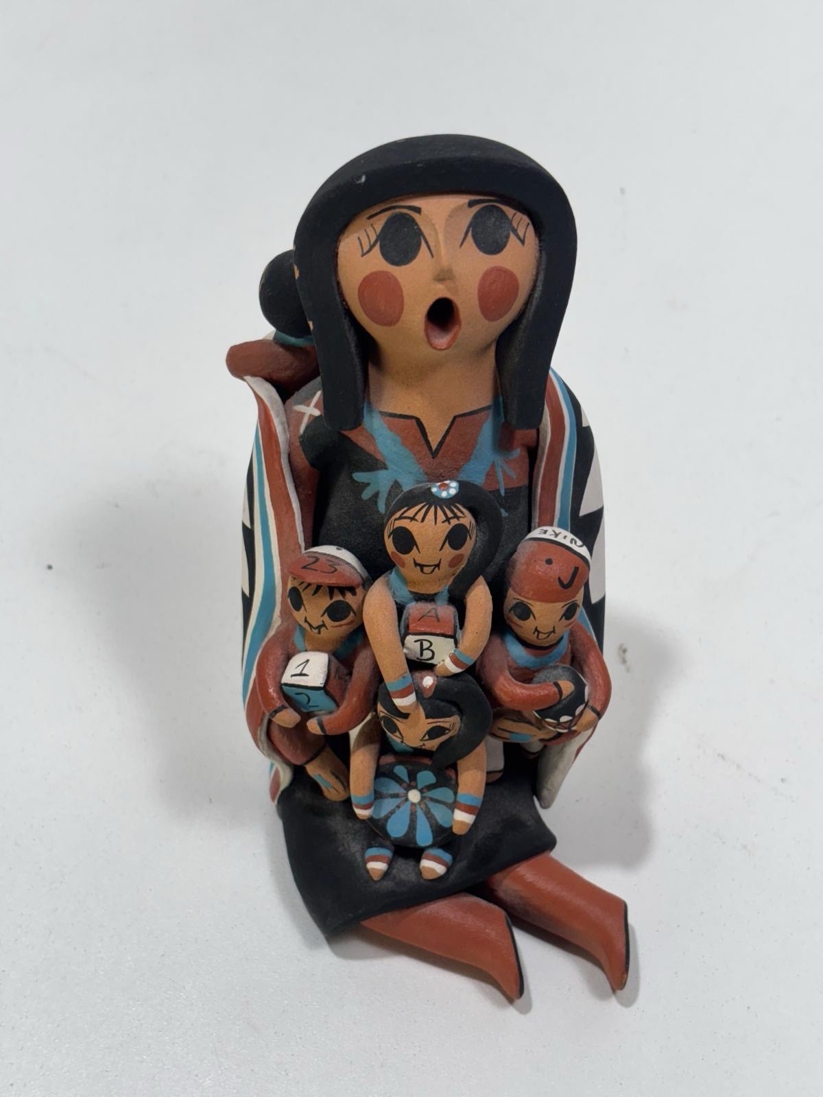V Lucero Gachupin Nat Am Jemez Pottery Storyteller Doll w/5 Children Drum Signed