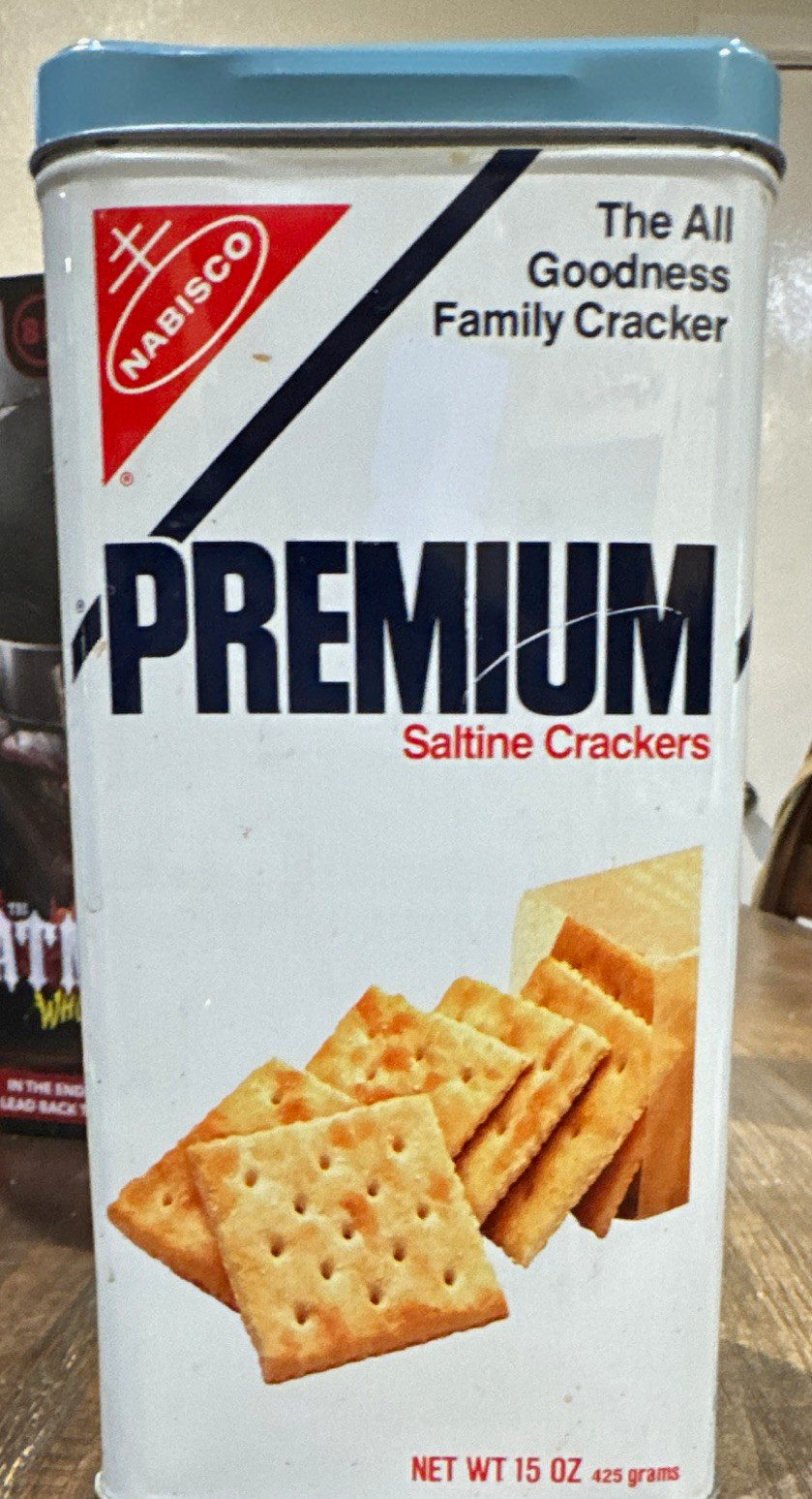 Nabisco Premium Saltine Crackers 1970’s Tin Canister w/ Lid almost 40 years old
