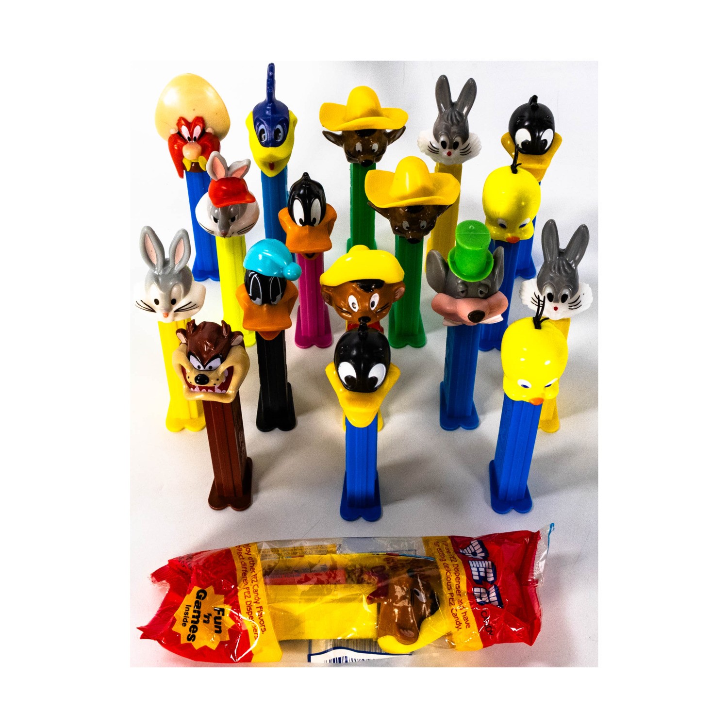 Pez Pez Looney Tunes PEZ Dispenser Collection - 18 Dispensers VG+ Pez Pez Looney Tunes PEZ Dispenser Collection - 18 Dispensers VG+