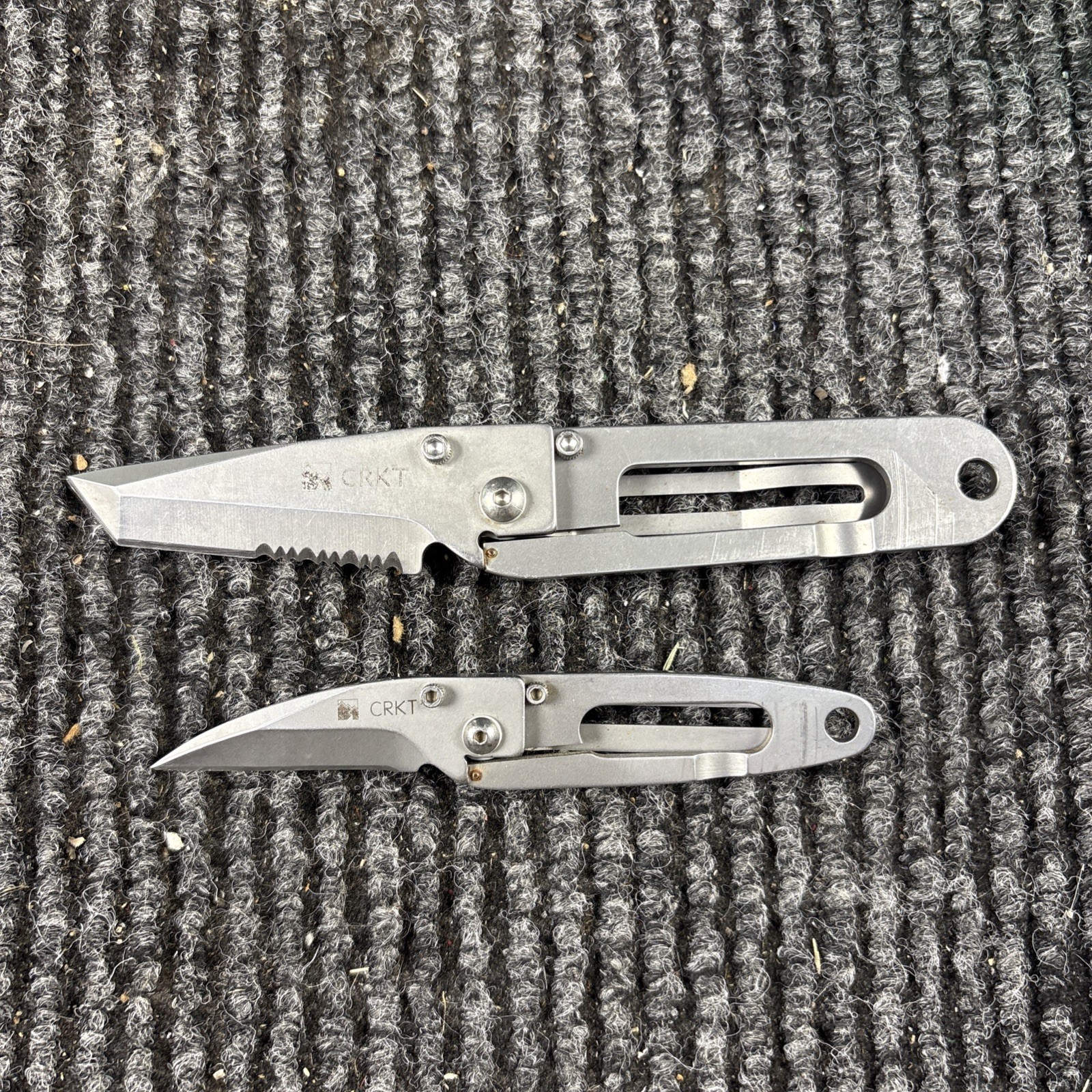 Lot of 2 CRKT 5510 K.I.S.S. and P.E.C.K. 5520 Pocket Knife (344)