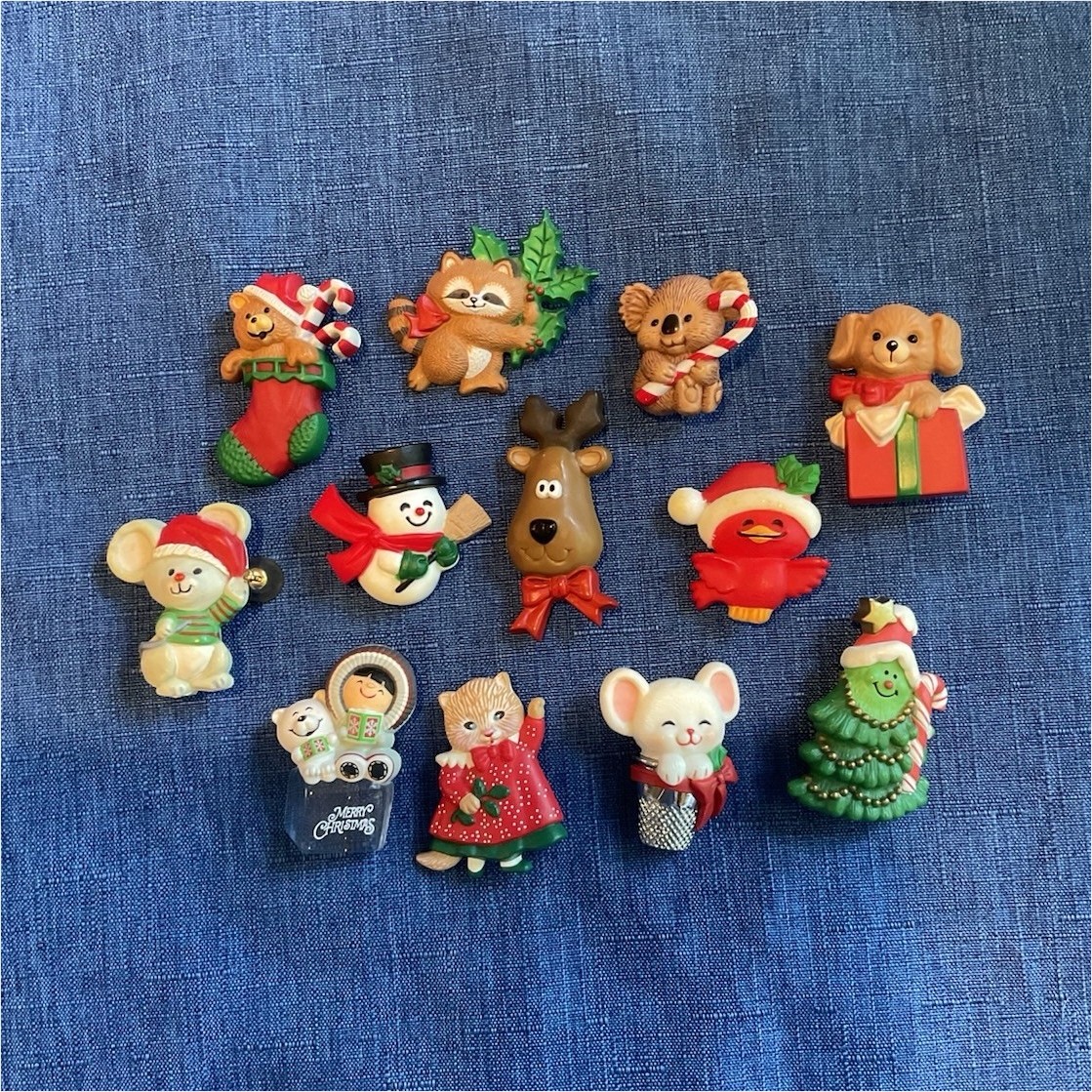 Lot of 12 VTG Hallmark Christmas pins Holiday Animal collectible inv#251