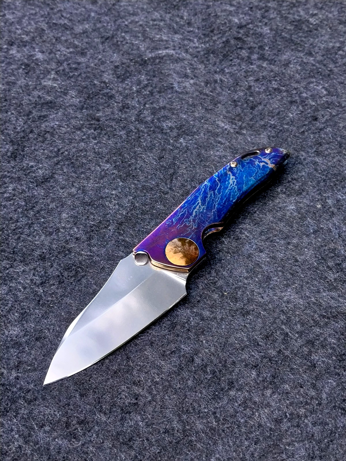 Kizer G.P.B.1 John Gray custom anodized bladesmith series titanium knife Kizer G.P.B.1 John Gray custom anodized bladesmith series titanium knife