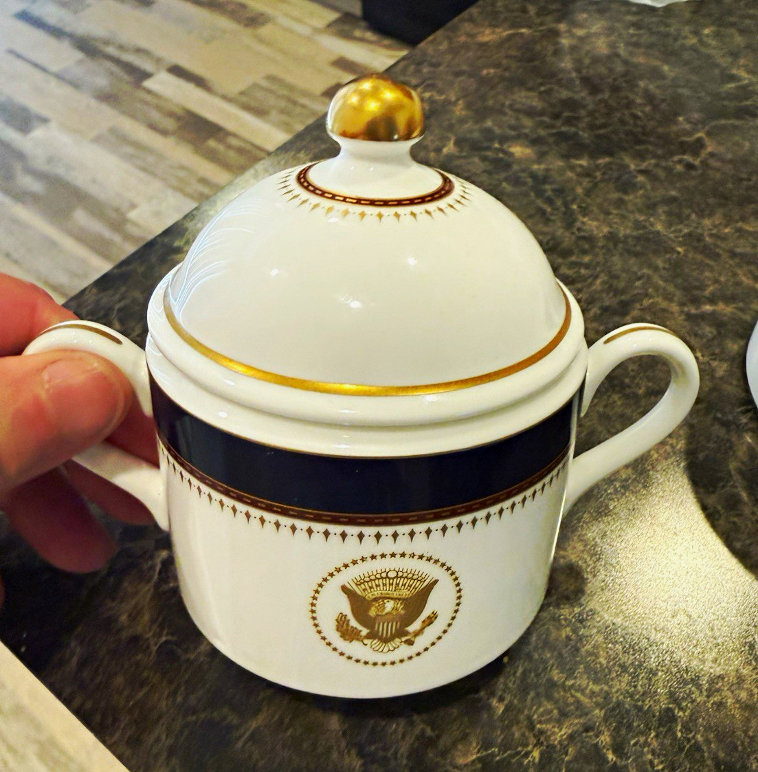 USS Ronald Reagan CVN-76 2000 Vintage Ceramic Creamer & Sugar Set 4pc