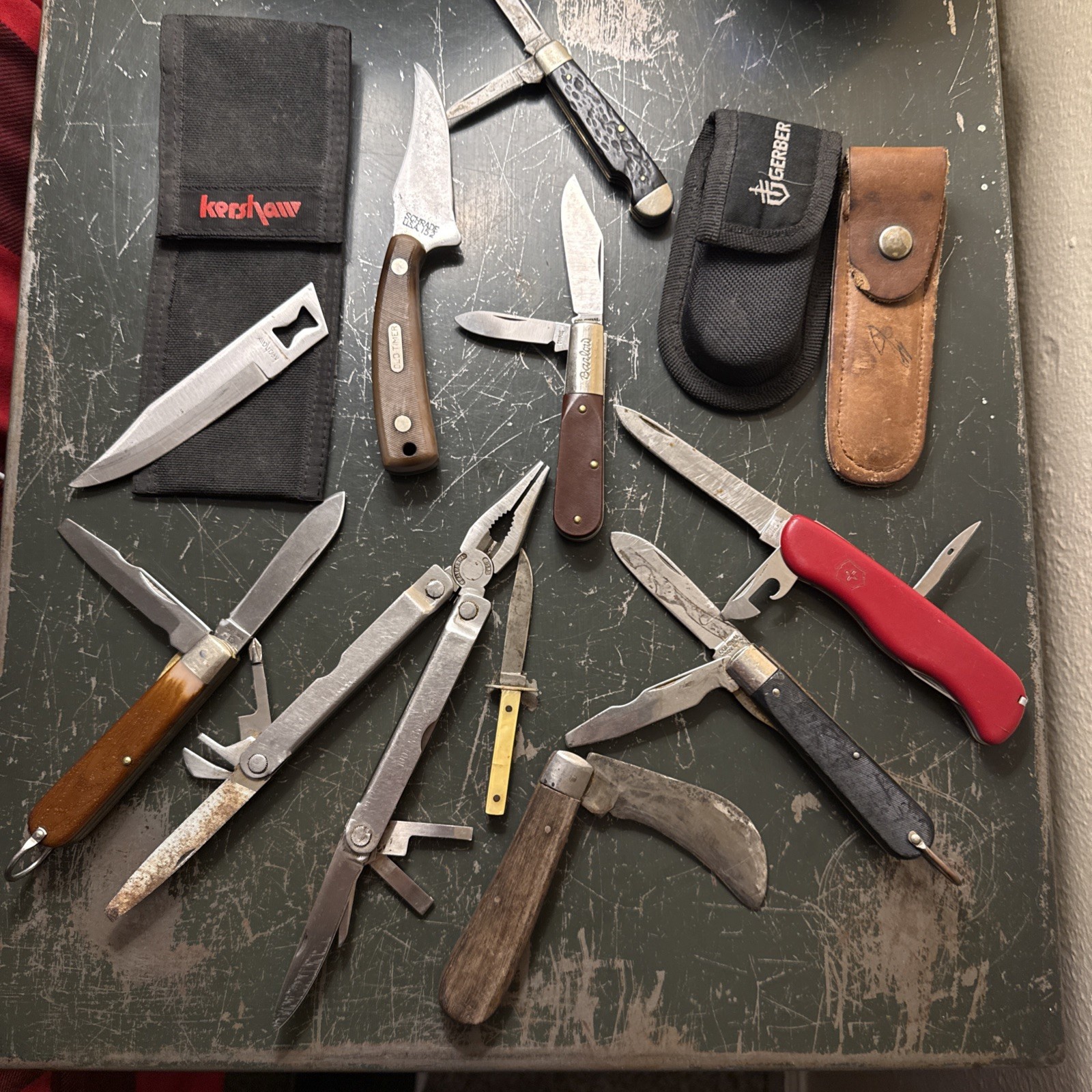 Vintage Pocketknife Lot with some sheaths. 