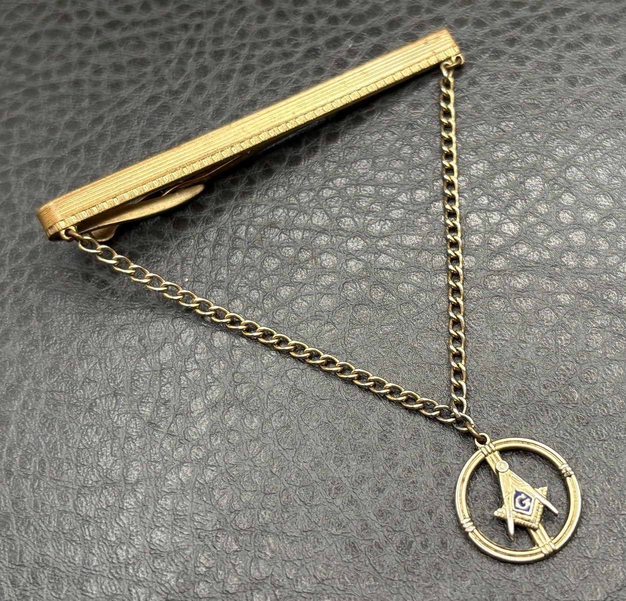 Vintage Hickok Masonic Enamel Tie Bar Clip with Chain Gold Tone Vintage Hickok Masonic Enamel Tie Bar Clip with Chain Gold Tone